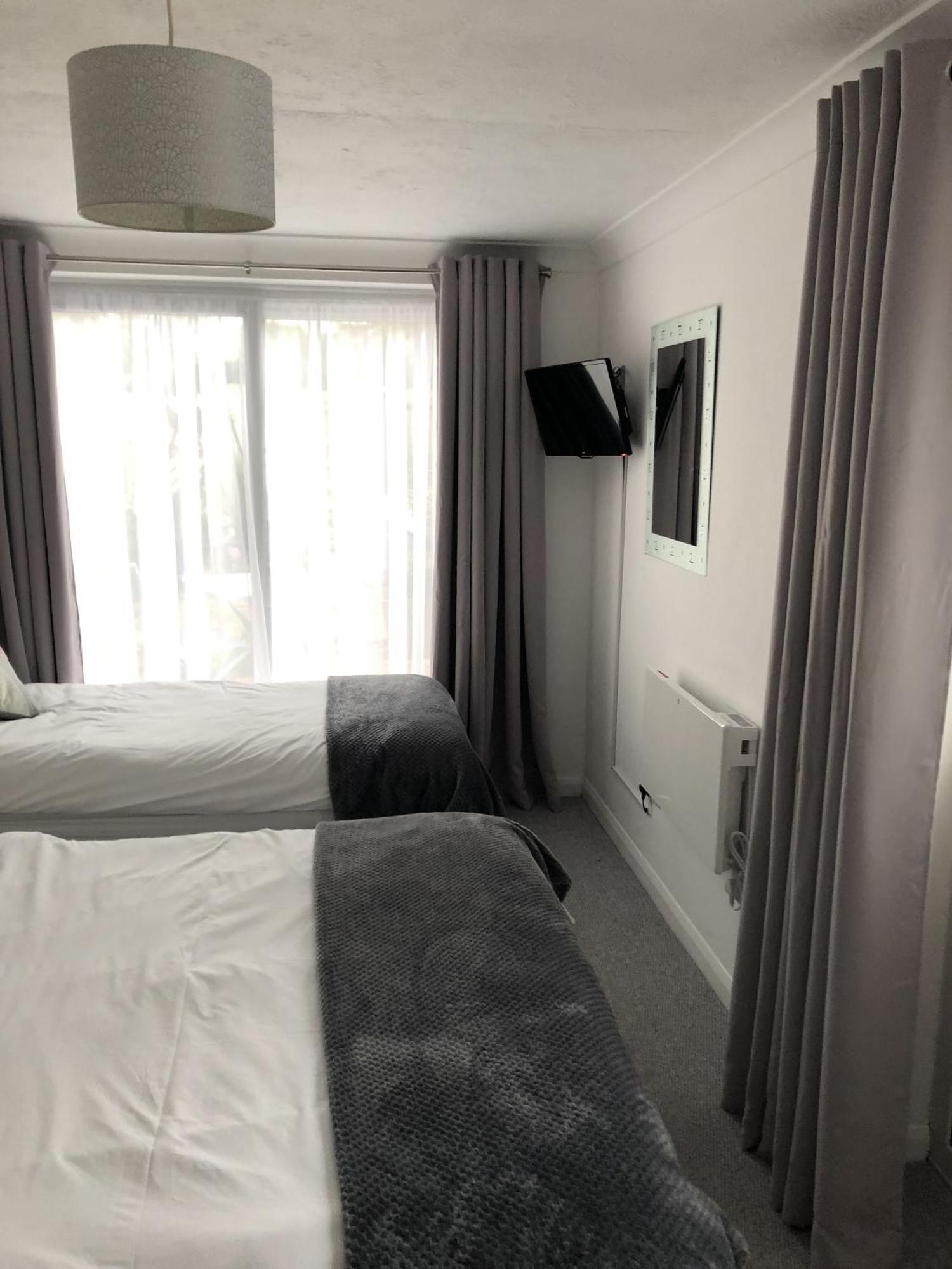 Basingstoke En Suite Room In Garden Annex Exterior photo