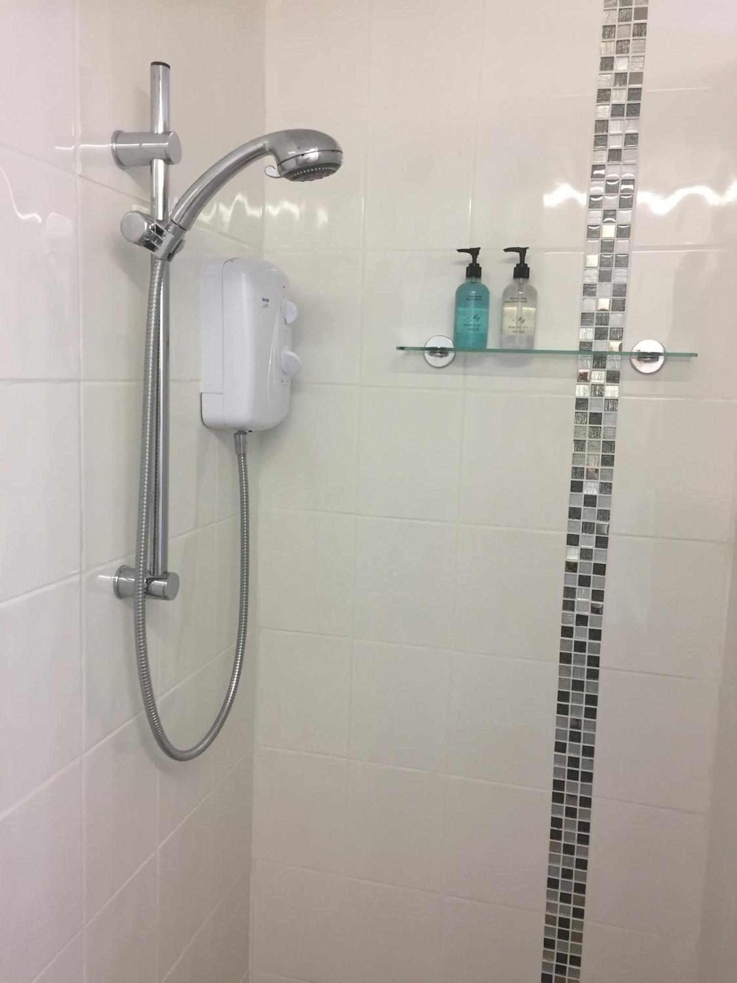 Basingstoke En Suite Room In Garden Annex Exterior photo