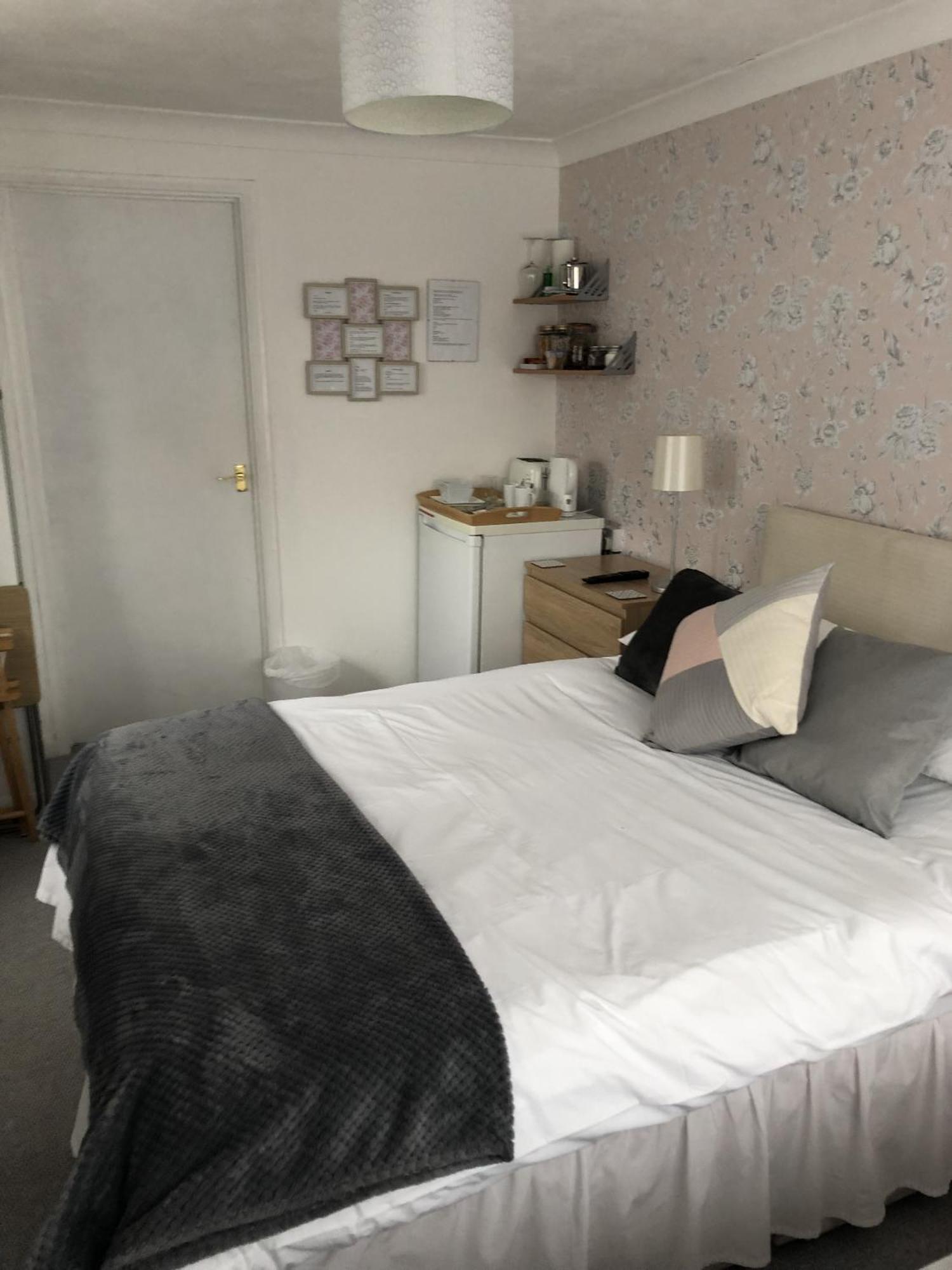 Basingstoke En Suite Room In Garden Annex Exterior photo